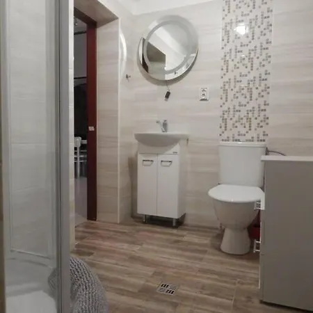 Chaloupka Ktera Ma Smrnc * Čáslav