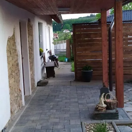 Chaloupka Ktera Ma Smrnc * Čáslav
