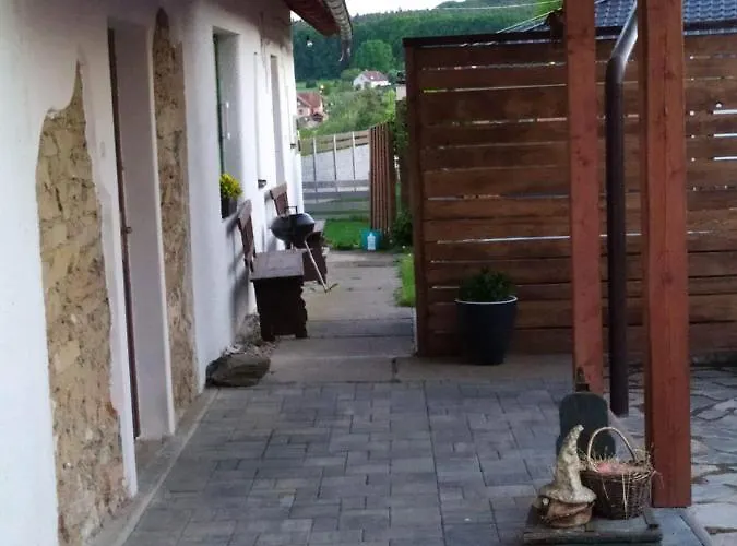 Chaloupka Ktera Ma Smrnc * Čáslav